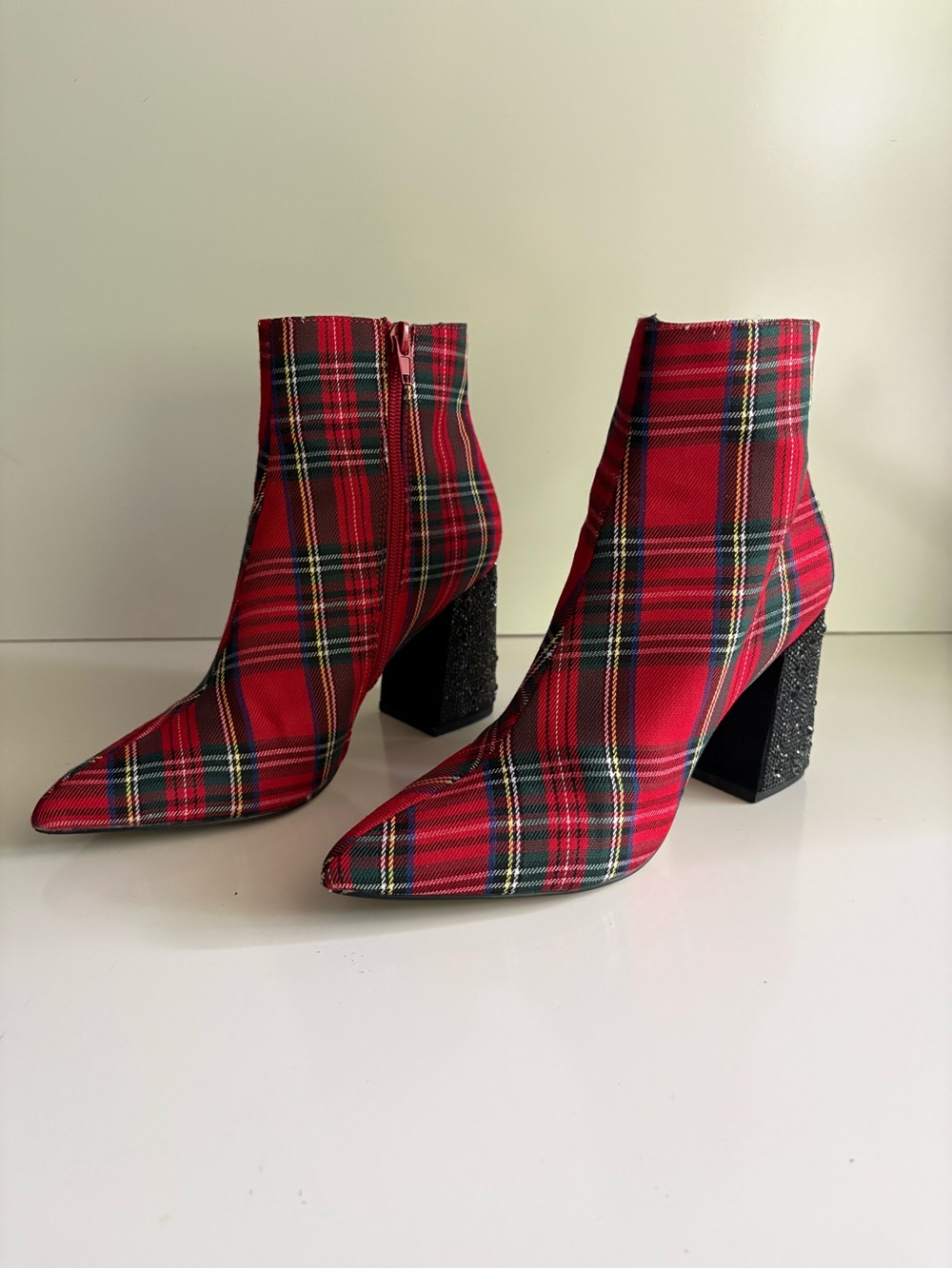 Betsey Johnson Kassie ankle boots Size 7.5